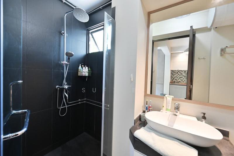 715 Bedok Reservoir Road, 715 Bedok Reservoir Road, Bedok / Upper East Coast, 3 Bedrooms, 1,302 sqft, HDB Flat For Sale, by Sufy B., 500245379 - Common Bathroom - PropertyGuru.com.sg