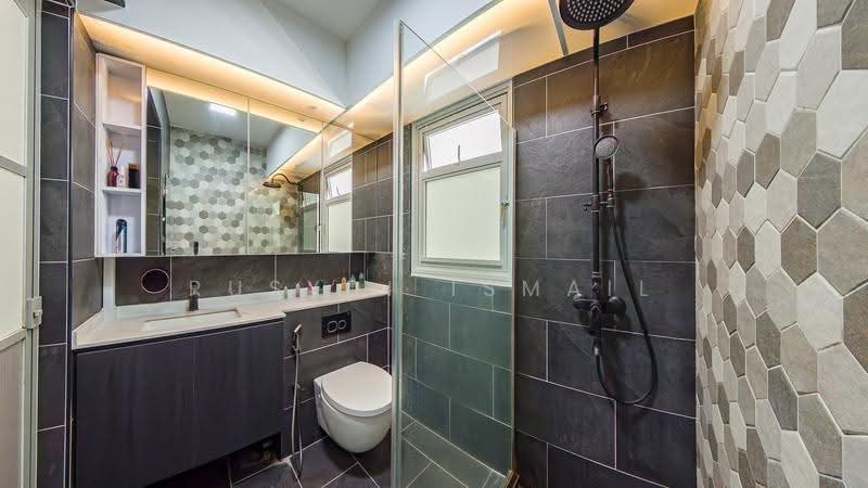 627B Tampines Street 61, 627B Tampines Street 61, Pasir Ris / Tampines, 2 Bedrooms, 1,001 sqft, HDB Flat For Sale, by Rusydi Ismail, 500245380 - Master Bathroom - PropertyGuru.com.sg