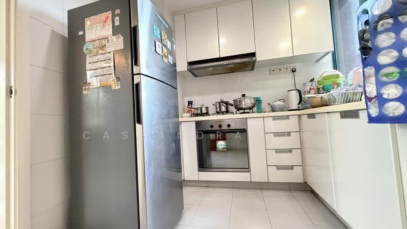 Amaranda Gardens, 122 Serangoon Avenue 3, 2 Bedrooms, 990 sqft, Condominium For Sale, by Cassandra Lim, 500245393 - Kitchen - PropertyGuru.com.sg