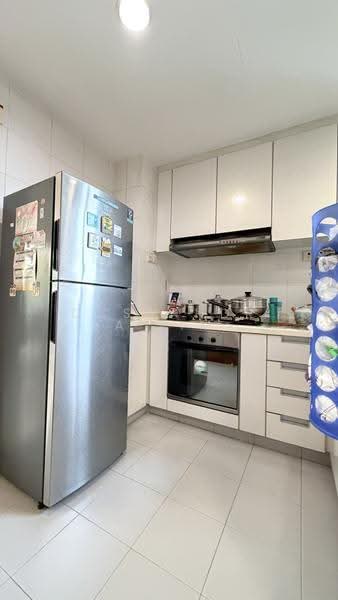Amaranda Gardens, 122 Serangoon Avenue 3, 2 Bedrooms, 990 sqft, Condominium For Sale, by Cassandra Lim, 500245393 - Kitchen - PropertyGuru.com.sg