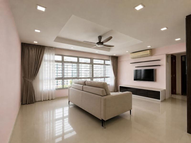 50 Strathmore Avenue, 50 Strathmore Avenue, Alexandra / Commonwealth, 3 Bedrooms, 1,184 sqft, HDB Flat For Sale, by Charlee Ng, 500245395 - Living Room - PropertyGuru.com.sg