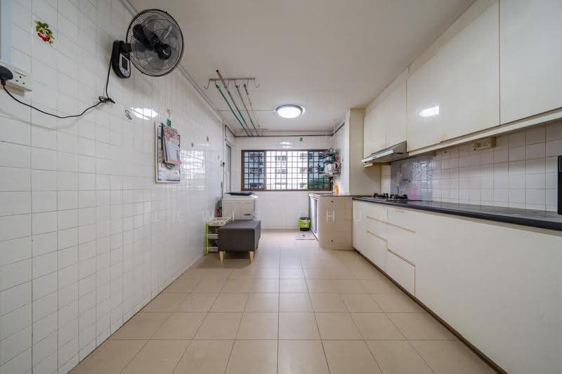 587 Cheng San Court, 587 Ang Mo Kio Avenue 3, Ang Mo Kio / Bishan / Thomson, 2 Bedrooms, 721 sqft, HDB Flat For Sale, by Lewis Chua, 500245399 - Kitchen - PropertyGuru.com.sg