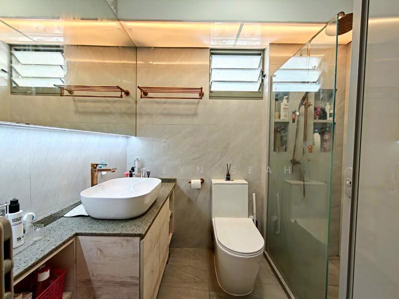 677C Punggol Drive, 677C Punggol Drive, Hougang / Punggol / Sengkang, 3 Bedrooms, 1,216 sqft, HDB Flat For Sale, by Jesslyn Seah, 500245427 - Bathroom - PropertyGuru.com.sg