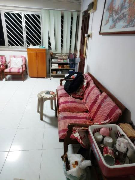 221 Lorong 8 Toa Payoh, 221 Lorong 8 Toa Payoh, 3 Bedrooms, 882 sqft, HDB Flat For Sale, by Calvin Lee TK, 500245431 - Living Room - PropertyGuru.com.sg