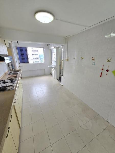 221 Lorong 8 Toa Payoh, 221 Lorong 8 Toa Payoh, Balestier / Toa Payoh, 3 Bedrooms, 882 sqft, HDB Flat For Sale, by Calvin Lee TK, 500245431 - Kitchen - PropertyGuru.com.sg