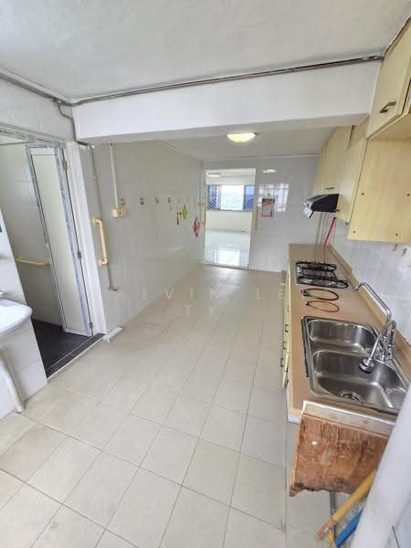 221 Lorong 8 Toa Payoh, 221 Lorong 8 Toa Payoh, Balestier / Toa Payoh, 3 Bedrooms, 882 sqft, HDB Flat For Sale, by Calvin Lee TK, 500245431 - Kitchen - PropertyGuru.com.sg