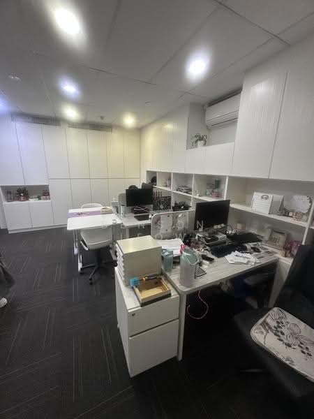 Manhattan House, 151 Chin Swee Road, Alexandra / Commonwealth, 969 sqft, Office For Rent, by Benson Leow, 500245435 - Interior - CommercialGuru.com.sg