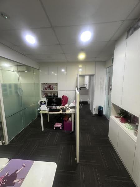 Manhattan House, 151 Chin Swee Road, Alexandra / Commonwealth, 969 sqft, Office For Rent, by Benson Leow, 500245435 - Interior - CommercialGuru.com.sg