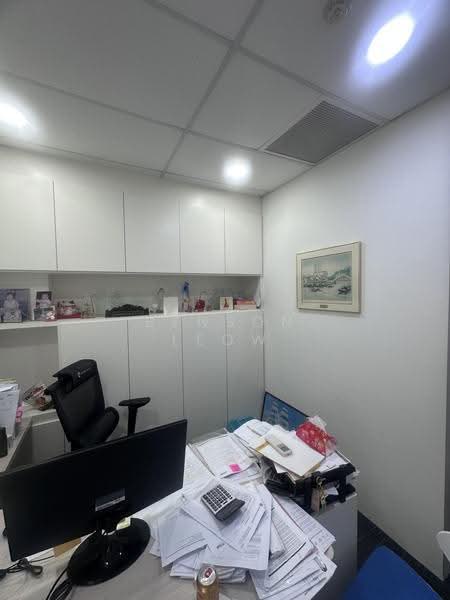 Manhattan House, 151 Chin Swee Road, Alexandra / Commonwealth, 969 sqft, Office For Rent, by Benson Leow, 500245435 - Study - CommercialGuru.com.sg