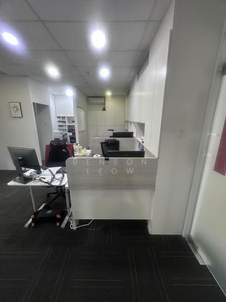 Manhattan House, 151 Chin Swee Road, Alexandra / Commonwealth, 969 sqft, Office For Rent, by Benson Leow, 500245435 - Interior - CommercialGuru.com.sg