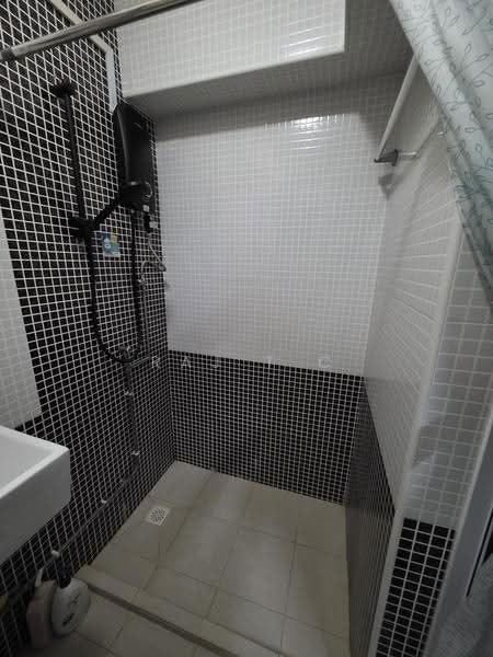 689B Choa Chu Kang Drive, 689B Choa Chu Kang Drive, Dairy Farm / Bukit Panjang / Choa Chu Kang, Room Rental, 250 sqft, HDB Flat For Rent, by Raj T C, 500245436 - Bathroom - PropertyGuru.com.sg