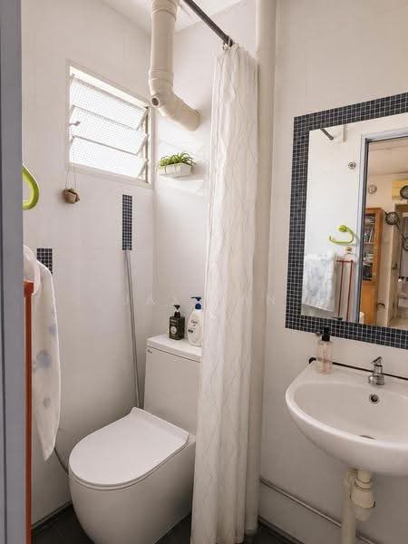 108 Bedok North Road, 108 Bedok North Road, 2 Bedrooms, 721 sqft, HDB Flat For Sale, by Jax Tan, 500245451 - Bathroom - PropertyGuru.com.sg
