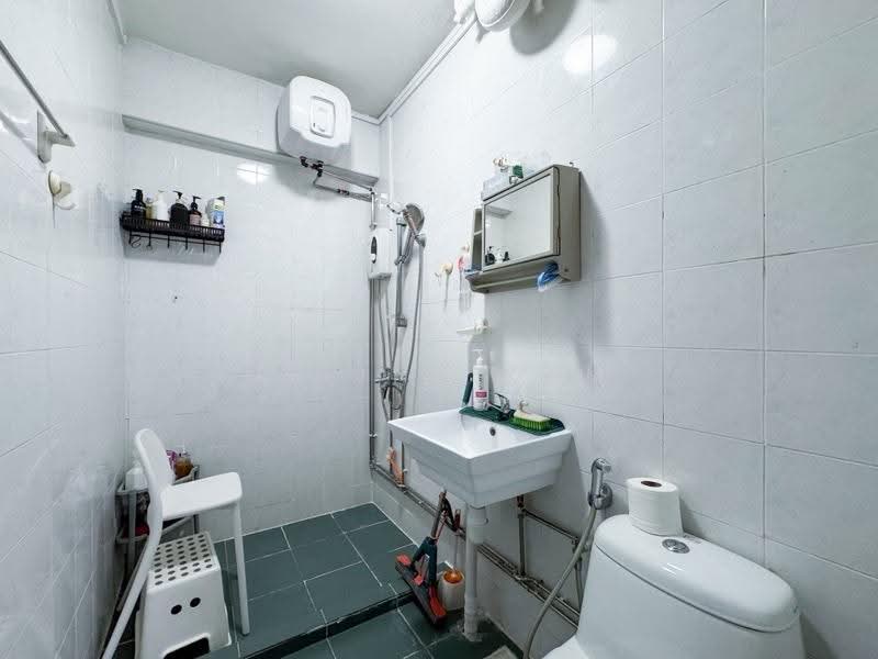 570 Hougang Street 51, 570 570, Hougang / Punggol / Sengkang, 3 Bedrooms, 1,291 sqft, HDB Flat For Sale, by Celine Kam, 500245452 - PropertyGuru.com.sg