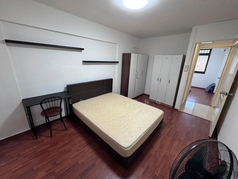 607 Hougang Avenue 4, 607 Hougang Avenue 4, 3 Bedrooms, 904 sqft, HDB Flat For Rent, by Eric Wong, 500245453 - Master Bedroom - PropertyGuru.com.sg