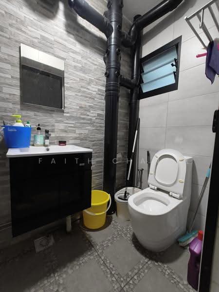 686C Choa Chu Kang Crescent, 686C Choa Chu Kang Crescent, Dairy Farm / Bukit Panjang / Choa Chu Kang, Room Rental, 100 sqft, HDB Flat For Rent, by Faith Chang, 500245469 - Bathroom - PropertyGuru.com.sg