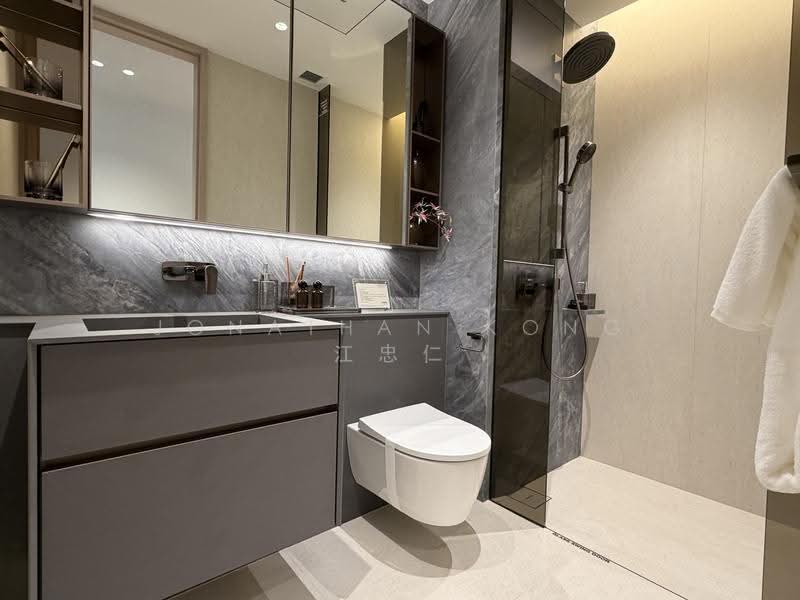 District 1 Condo at RCR Pricing, , 2 Bedrooms, 721 sqft, Condominium For Sale, by Jonathan Kong 江忠仁, 500245473 - Bathroom - PropertyGuru.com.sg