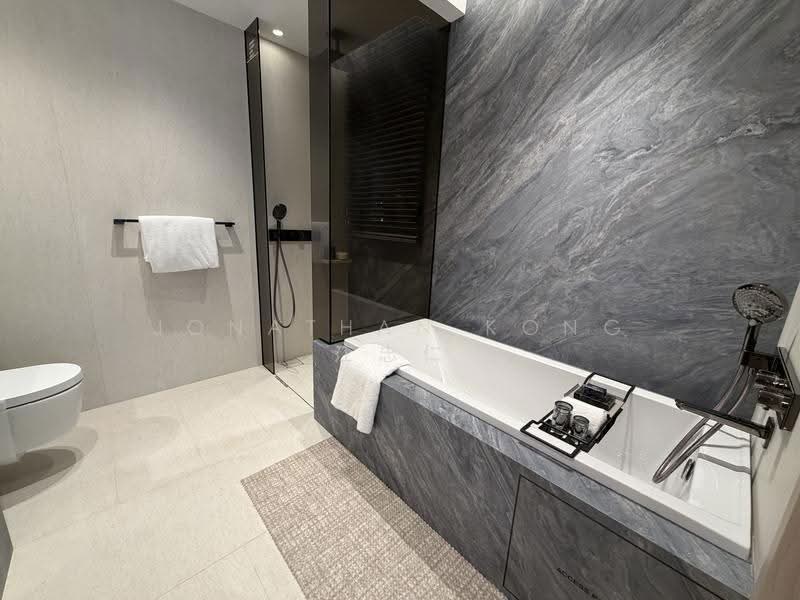 District 1 Condo at RCR Pricing, , 2 Bedrooms, 721 sqft, Condominium For Sale, by Jonathan Kong 江忠仁, 500245473 - Bathroom - PropertyGuru.com.sg