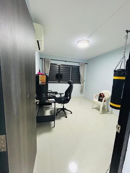 414 Bukit Batok West Avenue 4, 414 Bukit Batok West Avenue 4, Dairy Farm / Bukit Panjang / Choa Chu Kang, 3 Bedrooms, 1,109 sqft, HDB Flat For Sale, by Jason Chia, 500245475 - Study - PropertyGuru.com.sg