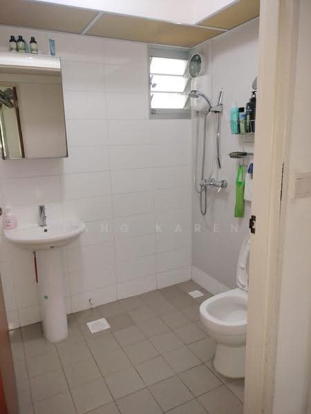116A Jalan Tenteram, 116A Jalan Tenteram, Room Rental, 110 sqft, HDB Flat For Rent, by Pang Karen, 500245480 - Bathroom - PropertyGuru.com.sg