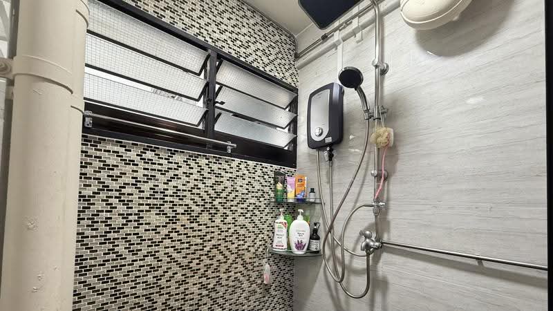 2 Lorong 7 Toa Payoh, 2 Lorong 7 Toa Payoh, Balestier / Toa Payoh, Room Rental, 200 sqft, HDB Flat For Rent, by Cheryl Soh, 500245481 - Bathroom - PropertyGuru.com.sg