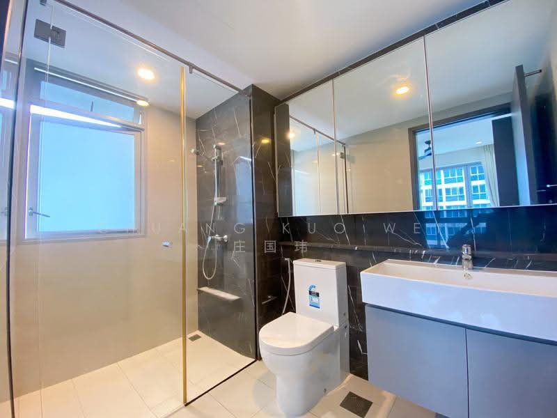 Q Bay Residences, 1 Tampines Street 86, Pasir Ris / Tampines, 2 Bedrooms, 829 sqft, Condominium For Sale, by Chuang Kuo Wei 庄国玮, 500245482 - Bathroom - PropertyGuru.com.sg