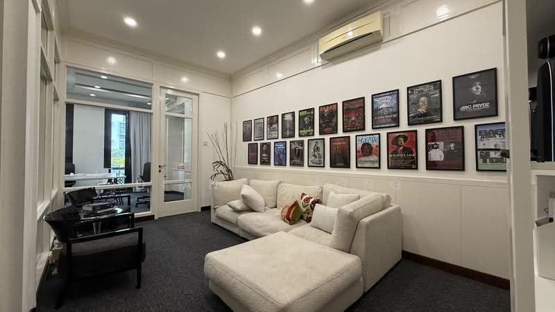 Neil Road, Neil Road, Chinatown / Tanjong Pagar, 1,000 sqft, Shop / Shophouse For Rent, by Diana Chong, 500245484 - Living Room - CommercialGuru.com.sg