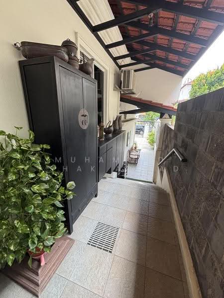 Loyang Villas, Loyang Rise, 4 Bedrooms, 3,000 sqft, Corner Terrace For Sale, by Muhammad Ishak Ahmad, 500245490 - Exterior - PropertyGuru.com.sg
