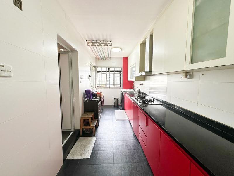 323C Sengkang East Way, 323C Sengkang East Way, Hougang / Punggol / Sengkang, 3 Bedrooms, 969 sqft, HDB Flat For Sale, by Irwin Chan, 500245491 - Kitchen - PropertyGuru.com.sg
