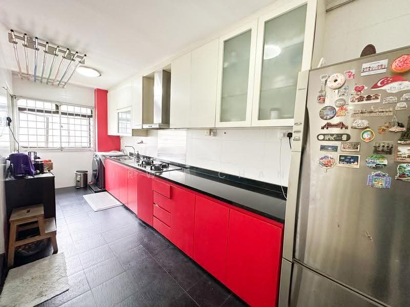 323C Sengkang East Way, 323C Sengkang East Way, Hougang / Punggol / Sengkang, 3 Bedrooms, 969 sqft, HDB Flat For Sale, by Irwin Chan, 500245491 - Kitchen - PropertyGuru.com.sg