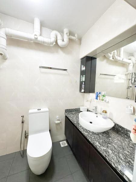 323C Sengkang East Way, 323C Sengkang East Way, Hougang / Punggol / Sengkang, 3 Bedrooms, 969 sqft, HDB Flat For Sale, by Irwin Chan, 500245491 - Bathroom - PropertyGuru.com.sg