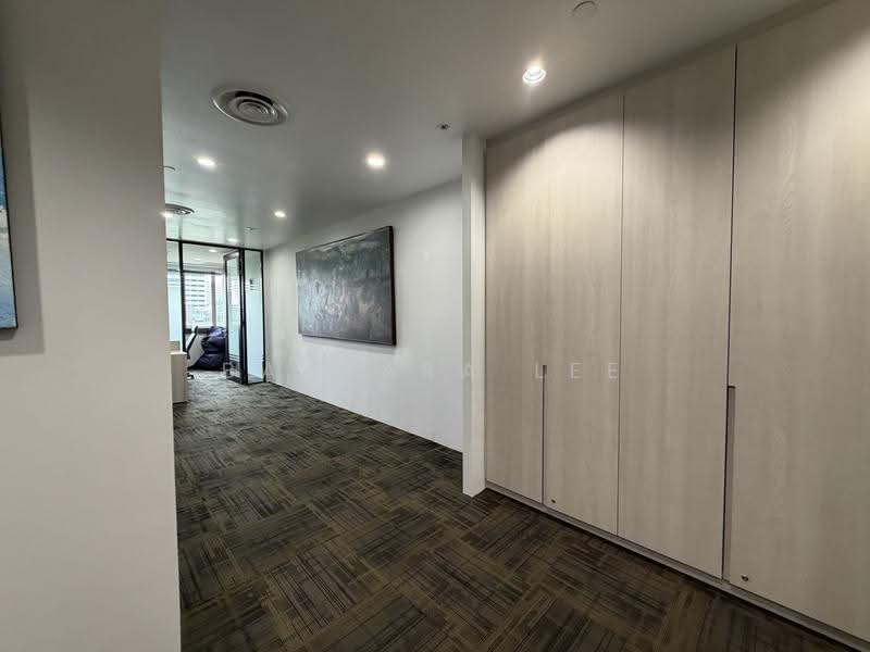 International Building, 360 Orchard Road, 500 sqft, Office For Rent, by Barbara Lee, 500245511 - Corridor - CommercialGuru.com.sg