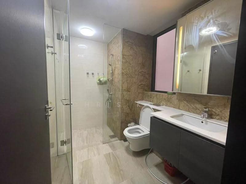 Sims Urban Oasis, 2 Sims Drive, 2 Bedrooms, 710 sqft, Condominium For Rent, by Chris Koo, 500245539 - Bathroom - PropertyGuru.com.sg