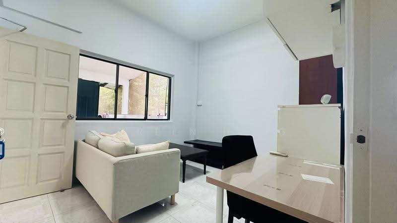 Bamboo Grove Park, Chu Yen Street, Room Rental, 400 sqft, Semi-Detached House For Rent, by Doreen Heng, 500245545 - Living Room - PropertyGuru.com.sg