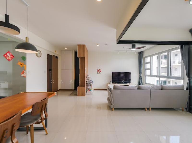 109B Canberra Walk, , 3 Bedrooms, 1,216 sqft, HDB Flat For Sale, by Jonathan Koh, 500245553 - Living Room - PropertyGuru.com.sg