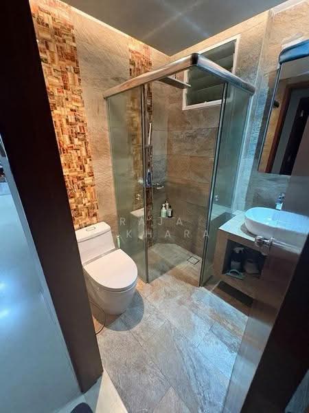 Park Green, 2 Rivervale Link, 3 Bedrooms, 1,356 sqft, Condominium For Sale, by Raja Sekhara, 500245569 - Bathroom - PropertyGuru.com.sg