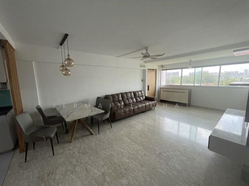 228 Jurong East Street 21, 228 Jurong East Street 21, 4 Bedrooms, 1,313 sqft, HDB Flat For Rent, by Jermaine Chai, 500245570 - Living Room - PropertyGuru.com.sg