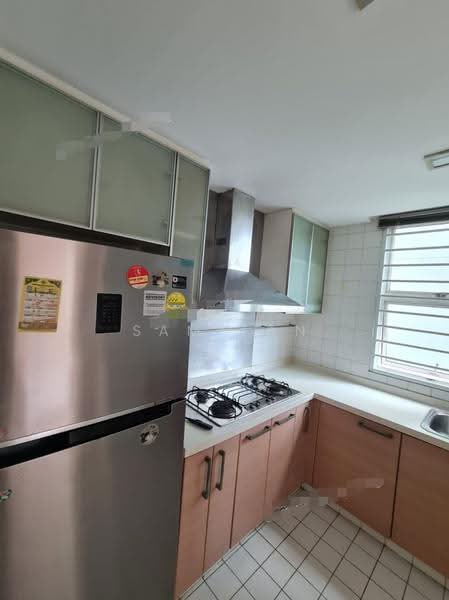 Dahlia Park Condo, 9 Flora Drive, 2 Bedrooms, 1,119 sqft, Condominium For Rent, by Sam Tan, 500245571 - Kitchen - PropertyGuru.com.sg