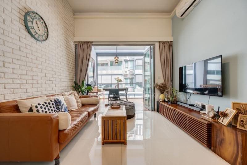 Coastal Breeze Residences, 10 Loyang Besar Close, Changi Airport / Changi Village, 3 Bedrooms, 1,173 sqft, Condominium For Sale, by Gerald Leong, 500245596 - Living Room with High Ceiling - PropertyGuru.com.sg