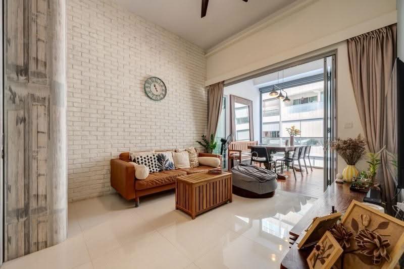 Coastal Breeze Residences, 10 Loyang Besar Close, Changi Airport / Changi Village, 3 Bedrooms, 1,173 sqft, Condominium For Sale, by Gerald Leong, 500245596 - Living Room with High Ceiling - PropertyGuru.com.sg