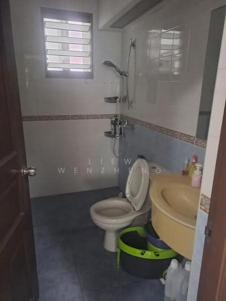 162A Punggol Central, 162A Punggol Central, Hougang / Punggol / Sengkang, Room Rental, 200 sqft, HDB Flat For Rent, by Liew Wenzheng, 500245598 - Bathroom - PropertyGuru.com.sg