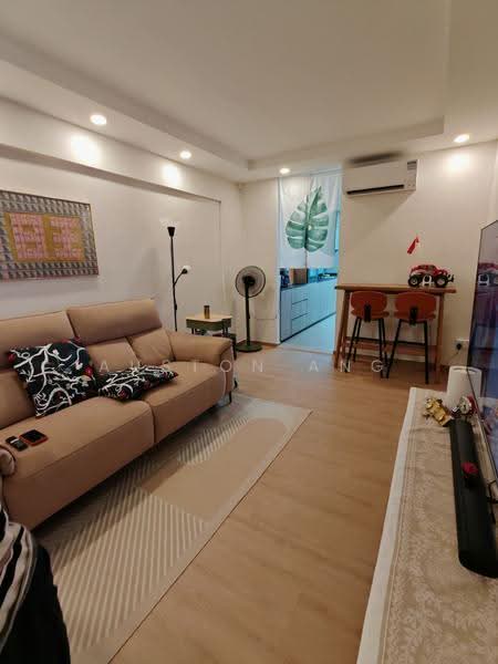 333 Bukit Batok Street 32, 333 Bukit Batok Street 32, Room Rental, 125 sqft, HDB Flat For Rent, by Auston Ang, 500245599 - Living Room - PropertyGuru.com.sg