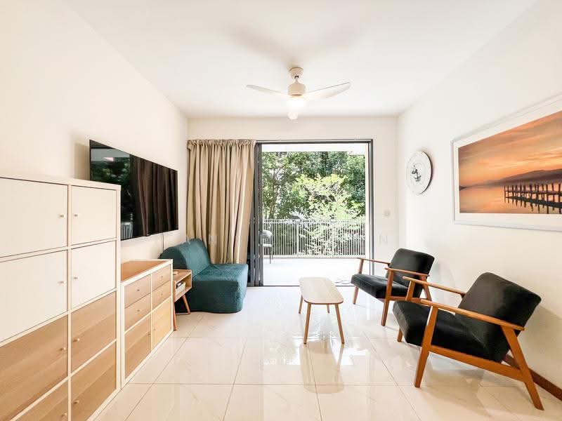 Palm Isles, 42 Flora Drive, 2 Bedrooms, 947 sqft, Condominium For Sale, by Hansel Tan, 500245604 - Living Room - PropertyGuru.com.sg