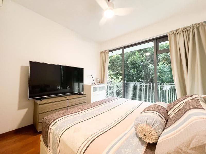 Palm Isles, 42 Flora Drive, 2 Bedrooms, 947 sqft, Condominium For Sale, by Hansel Tan, 500245604 - Bedroom - PropertyGuru.com.sg
