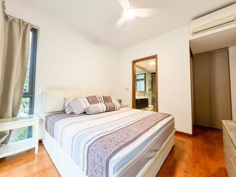 Palm Isles, 42 Flora Drive, 2 Bedrooms, 947 sqft, Condominium For Sale, by Hansel Tan, 500245604 - Bedroom - PropertyGuru.com.sg