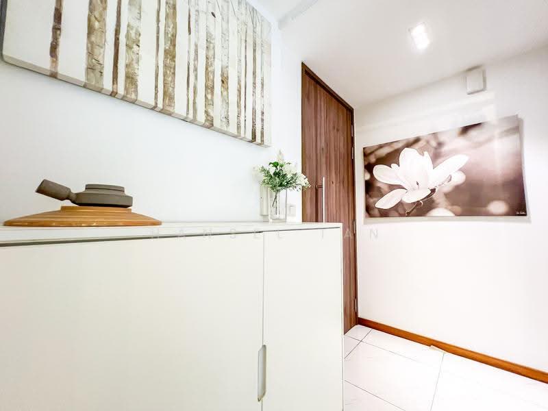 Palm Isles, 42 Flora Drive, 2 Bedrooms, 947 sqft, Condominium For Sale, by Hansel Tan, 500245604 - Interior - PropertyGuru.com.sg