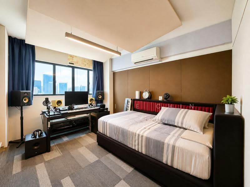 5 Room HDB Point Blk 118 sqm High Floor at 102 Jalan Dusun for Sale, , 3 Bedrooms, 1,270 sqft, HDB Flat For Sale, by Christine Chin, 500245607 - Bedroom - PropertyGuru.com.sg