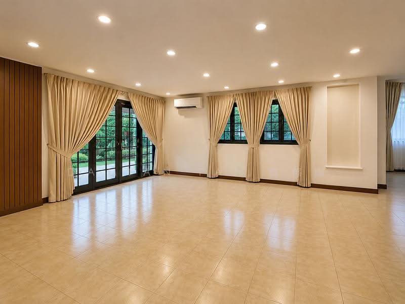 RARE DETACHABLE SEMI-D @ GOLDHILL GARDENS ESTATE✸1 KM OF ACS & SCGS✸NEAR MRT & BUS STOPS, Goldhill Avenue Barker Mount Rosie Chancery Gentle Gilstead Buckley Merlimau Dyson Tan Sim Boh Bo Seng Asimont Balmoral Stevens Robin Fernhill Lewis Margoliouth Trevose Berrima Harlyn Dalkeith Narooma Camborne Kheam Hock Merryn Tempua Unggas Bahasa, Newton / Novena, 4 Bedrooms, 3,000 sqft, Semi-Detached House For Sale, by Damian Tan 陈係赈, 500245629 - Living Room - PropertyGuru.com.sg