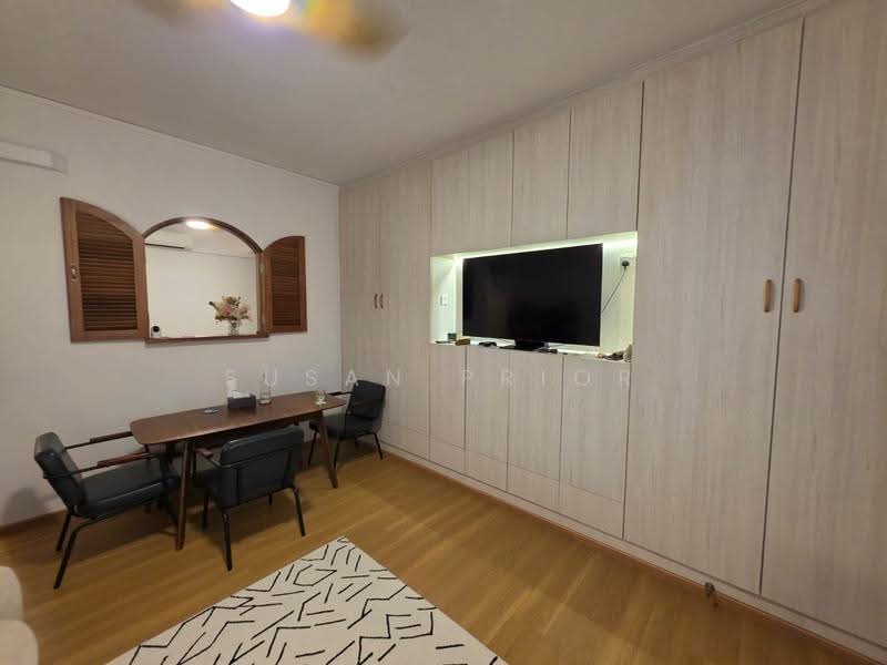 Up a Lazy Ground Floor, Tiong Bahru Walkup Apartment, 2 Bedrooms, 910 sqft, Walk-up Apartment For Rent, by Susan Prior, 500245632 - Dining Room - PropertyGuru.com.sg