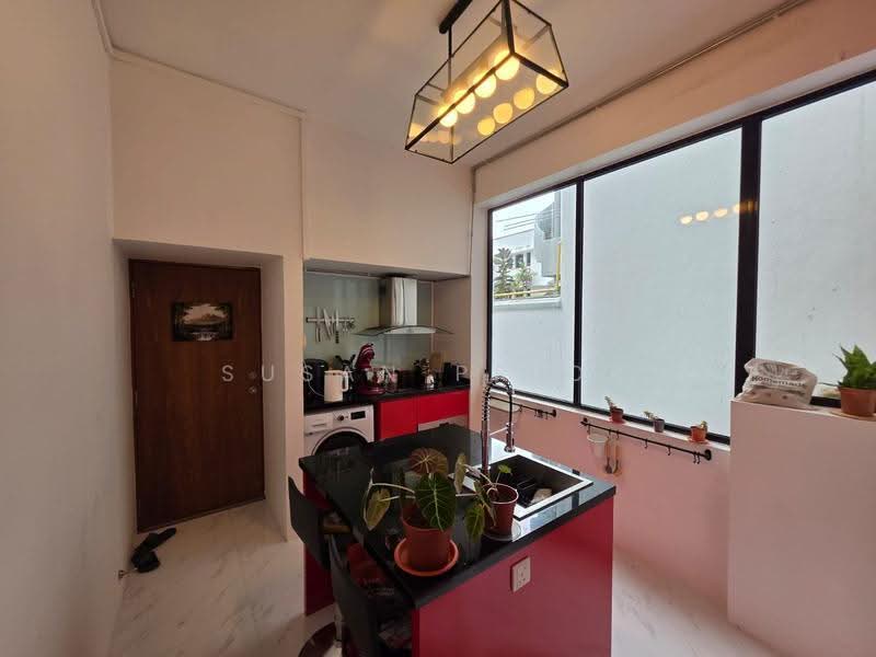 Up a Lazy Ground Floor, Tiong Bahru Walkup Apartment, 2 Bedrooms, 910 sqft, Walk-up Apartment For Rent, by Susan Prior, 500245632 - PropertyGuru.com.sg