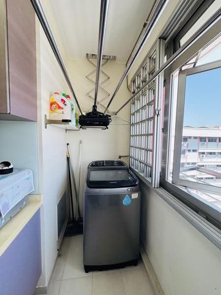 448 Hougang Avenue 10, 448 Hougang Avenue 10, Hougang / Punggol / Sengkang, 3 Bedrooms, 1,130 sqft, HDB Flat For Sale, by Connie Lee, 500245651 - Balcony - PropertyGuru.com.sg